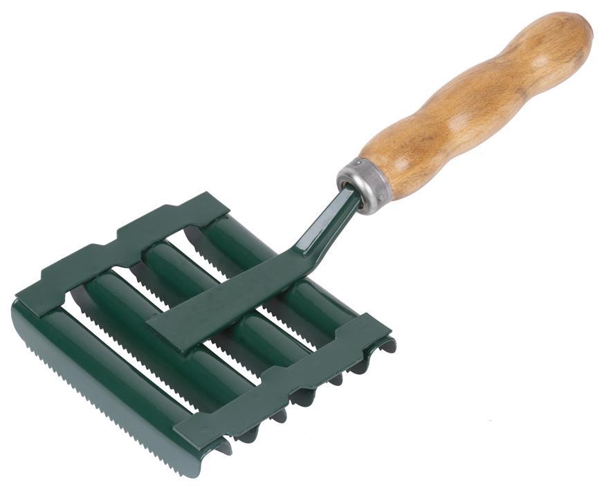 Česak, škrabák na hovädzi dobytok, drevená rúčka